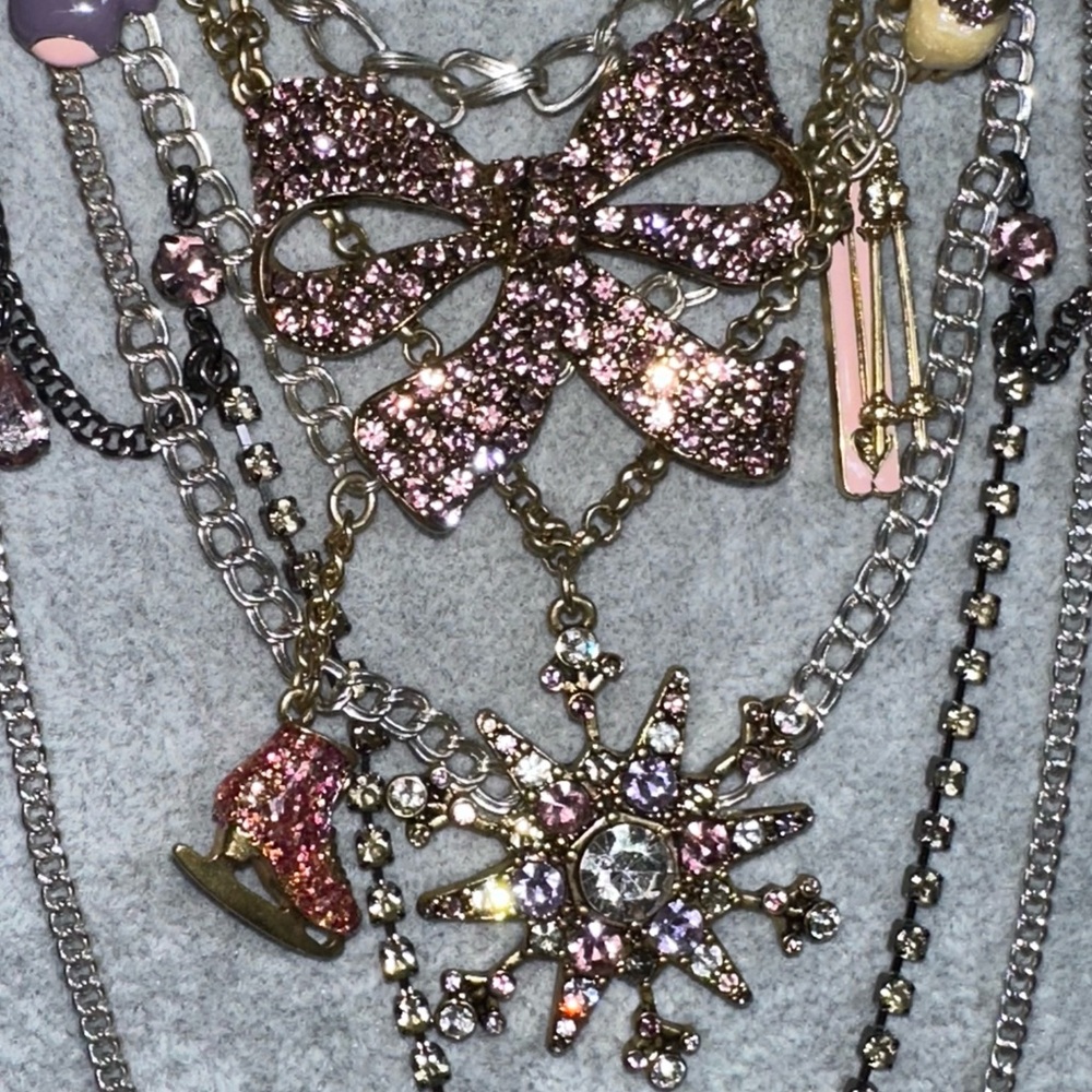 Betsey Johnson • Rare Ski Bunny Layered Mixed Metal Necklace - Picture 5 of 17